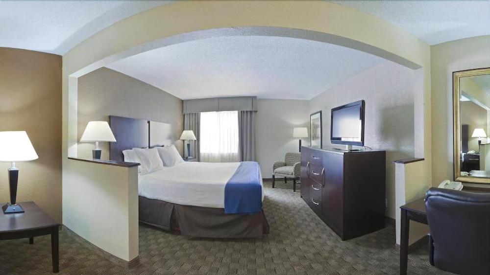 Holiday Inn Express Tuscola Екстериор снимка
