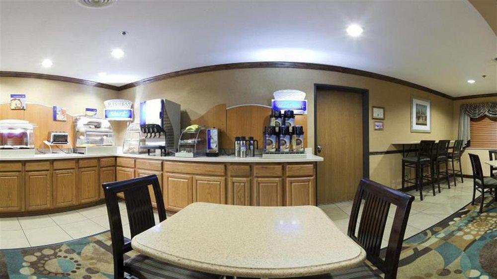 Holiday Inn Express Tuscola Екстериор снимка