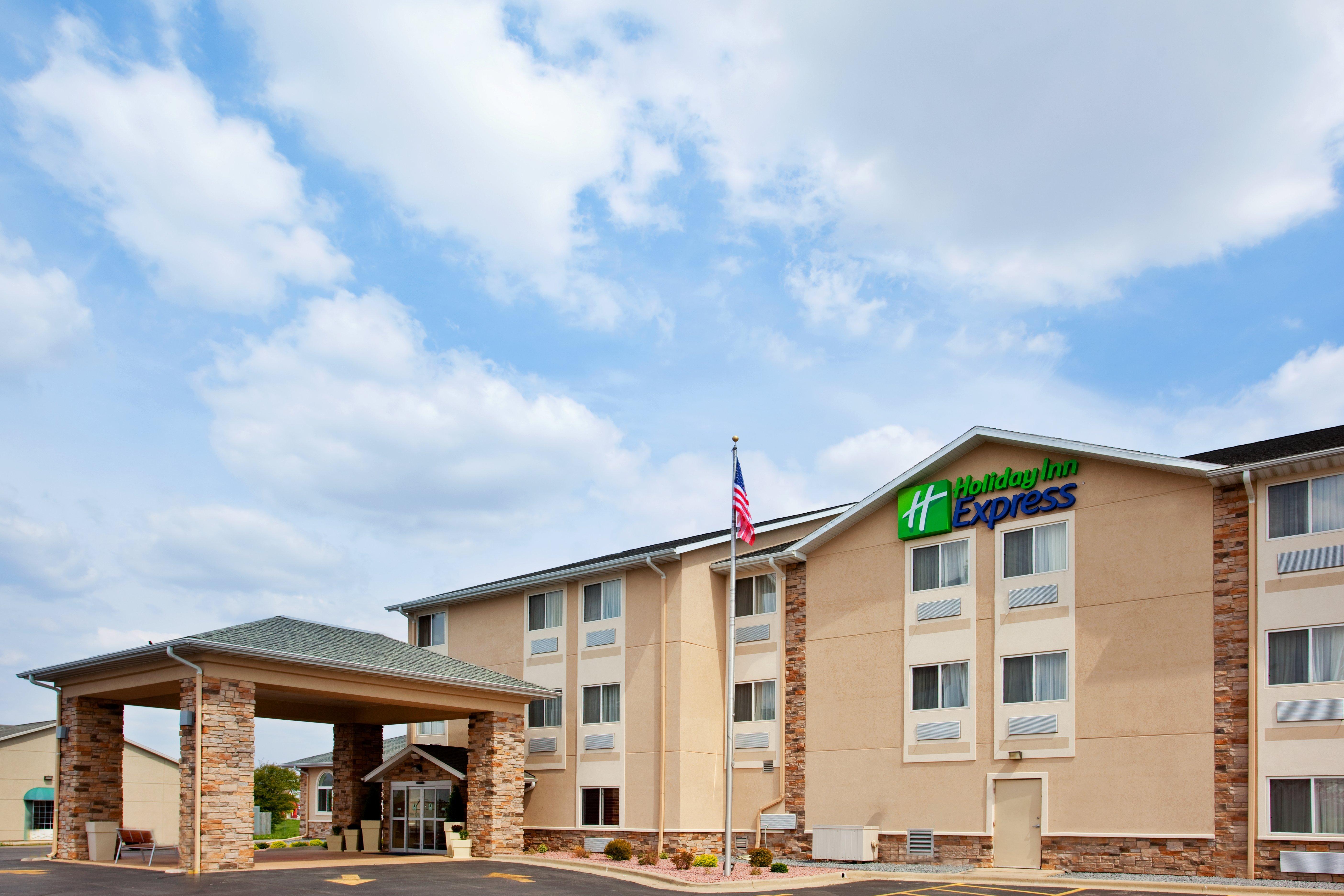 Holiday Inn Express Tuscola Екстериор снимка